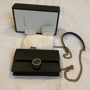 GUCCI crossbody INTERLOCKING G chain wallet Clutch